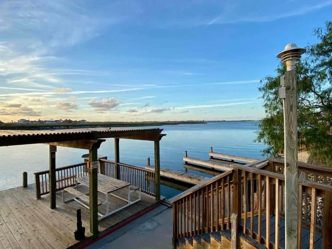 Shared Pool Fishing Dock Walk To The Beach Villa Padre Island Exterior photo